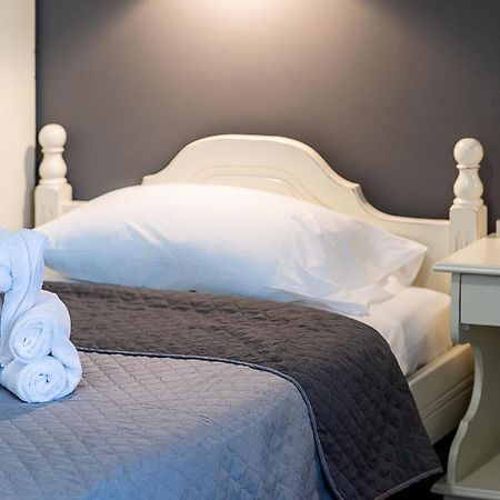 Lia Beachfront Apartments Sztalósz Kültér fotó