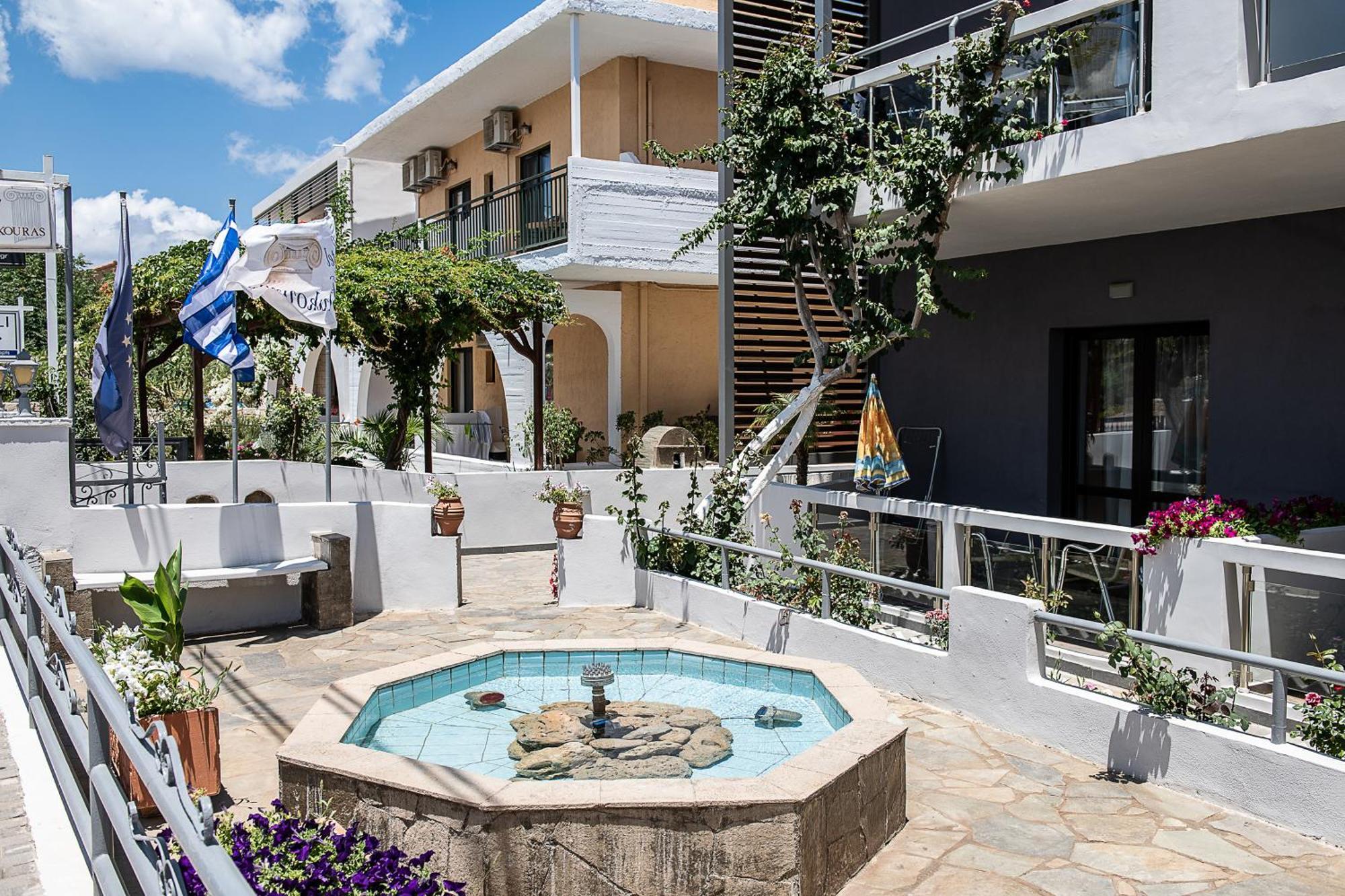 Lia Beachfront Apartments Sztalósz Kültér fotó