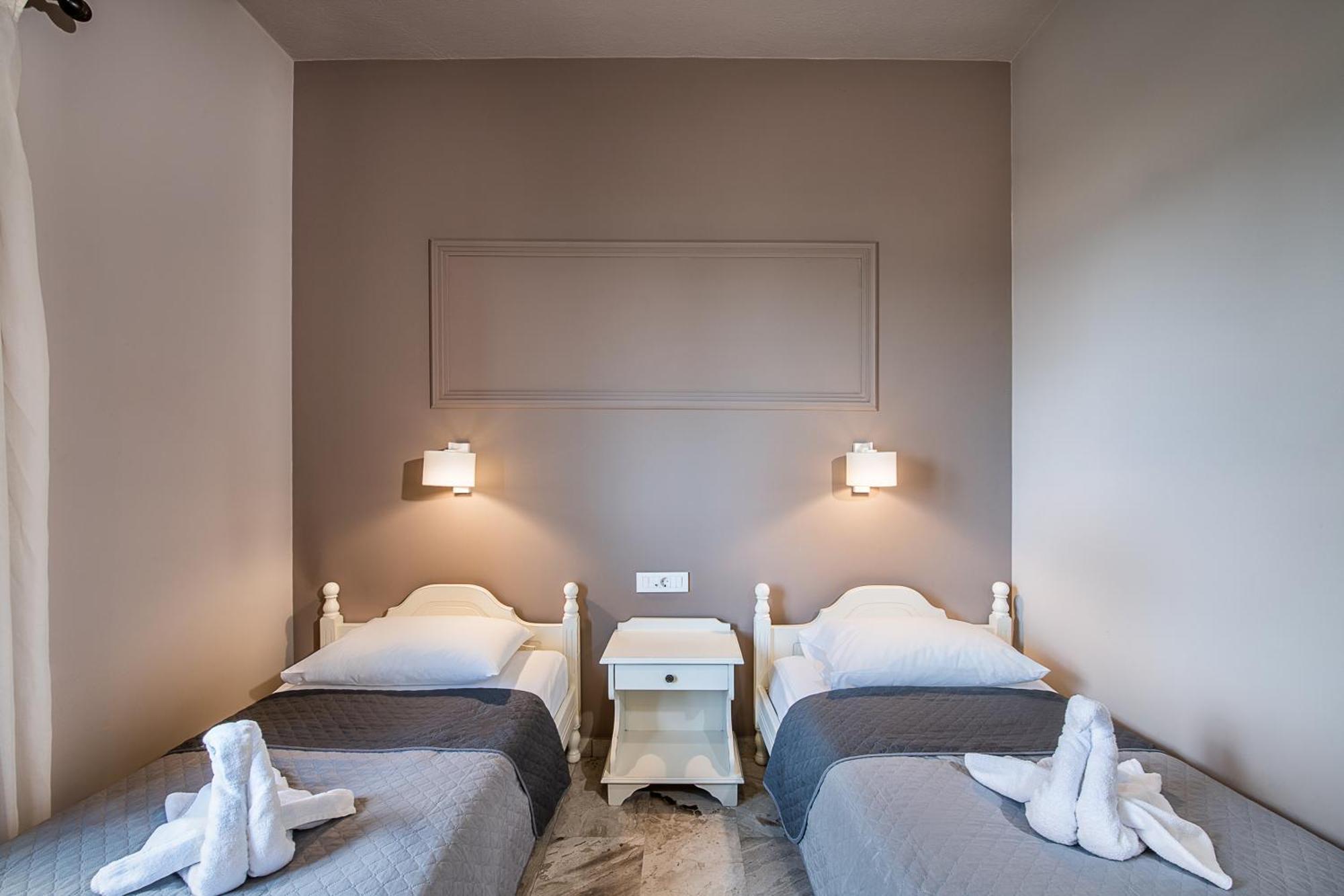 Lia Beachfront Apartments Sztalósz Kültér fotó