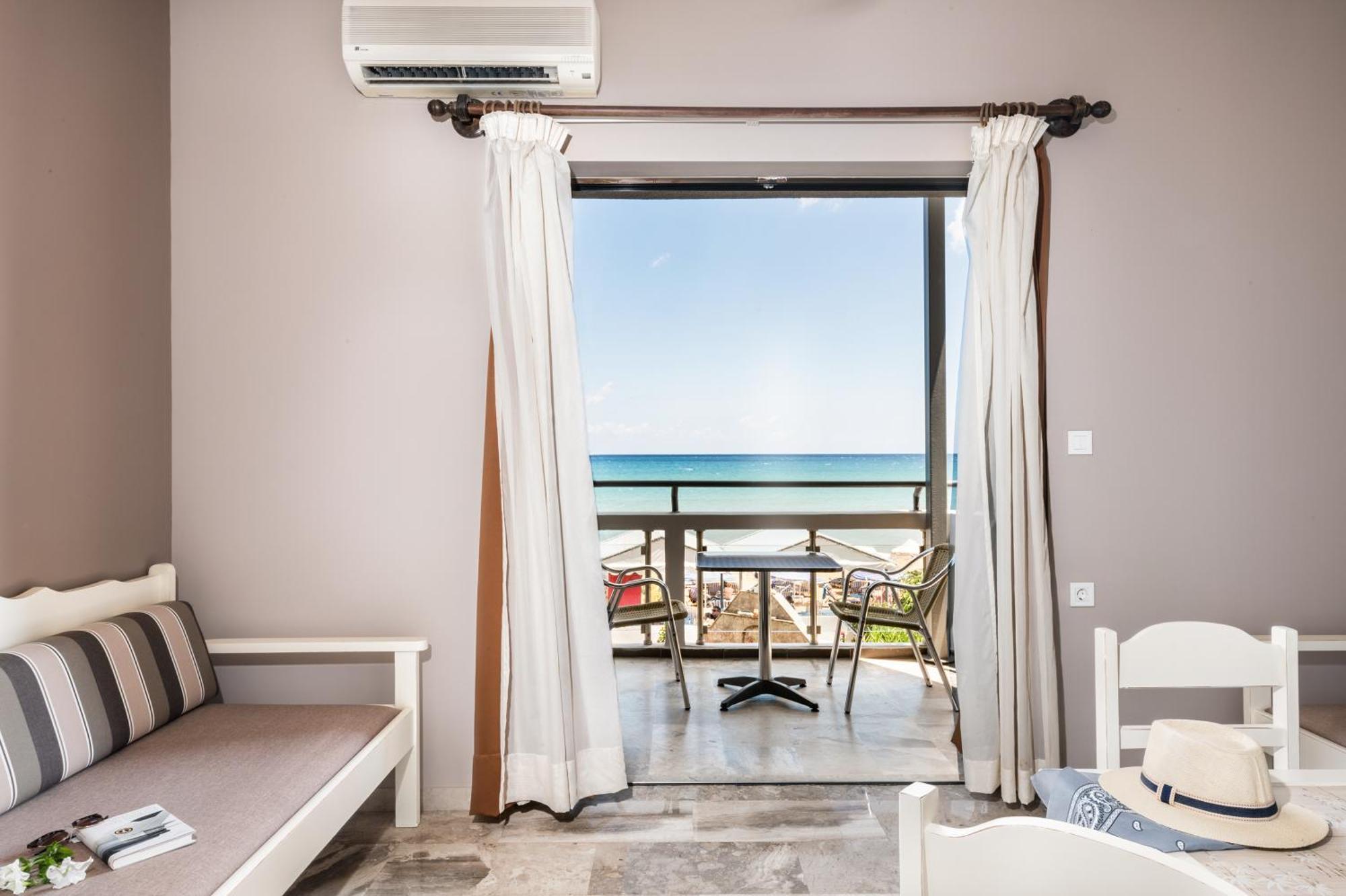 Lia Beachfront Apartments Sztalósz Kültér fotó