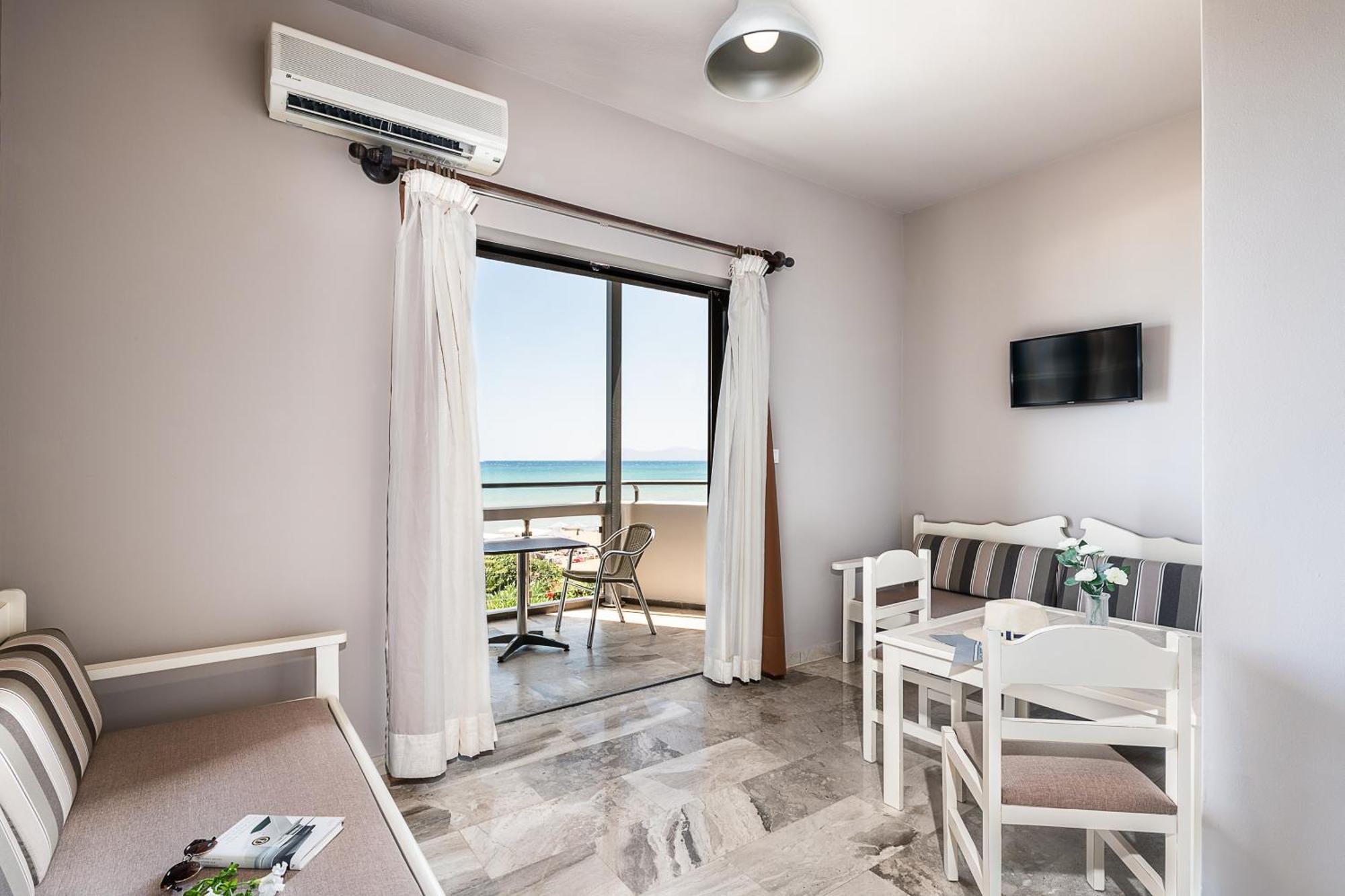Lia Beachfront Apartments Sztalósz Kültér fotó