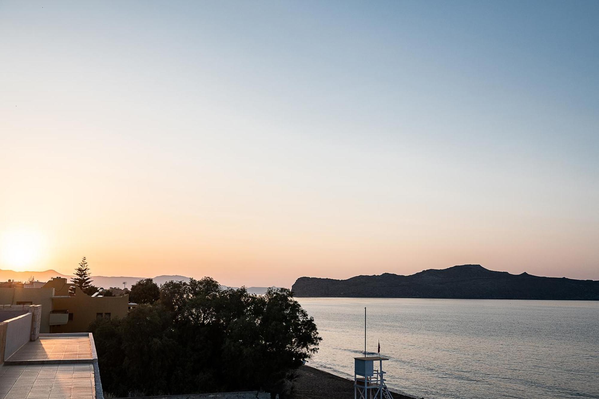Lia Beachfront Apartments Sztalósz Kültér fotó