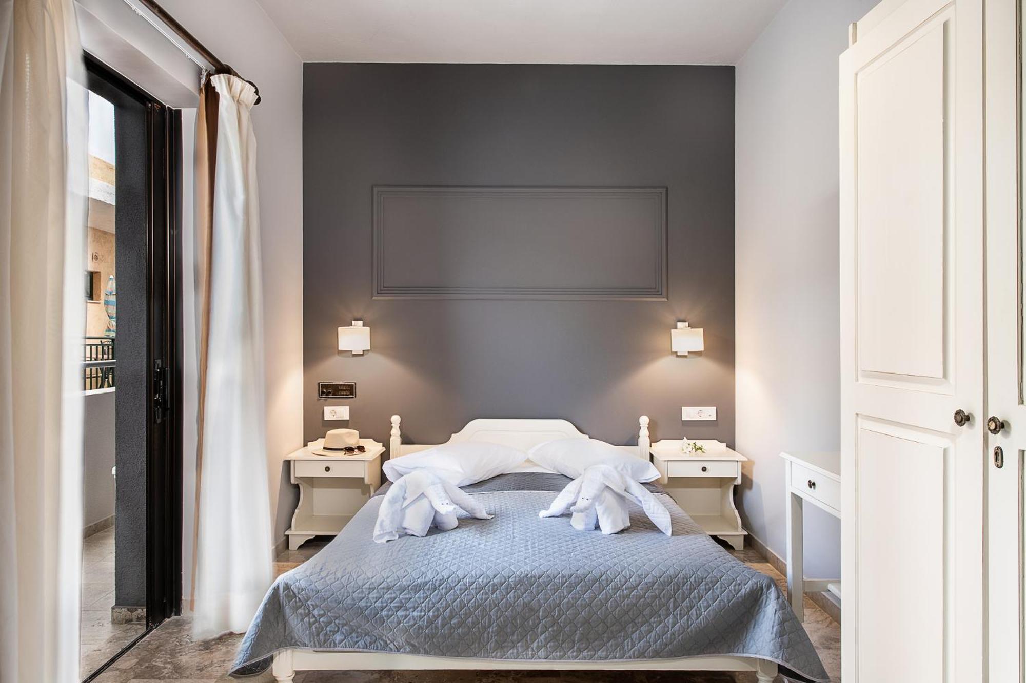 Lia Beachfront Apartments Sztalósz Kültér fotó