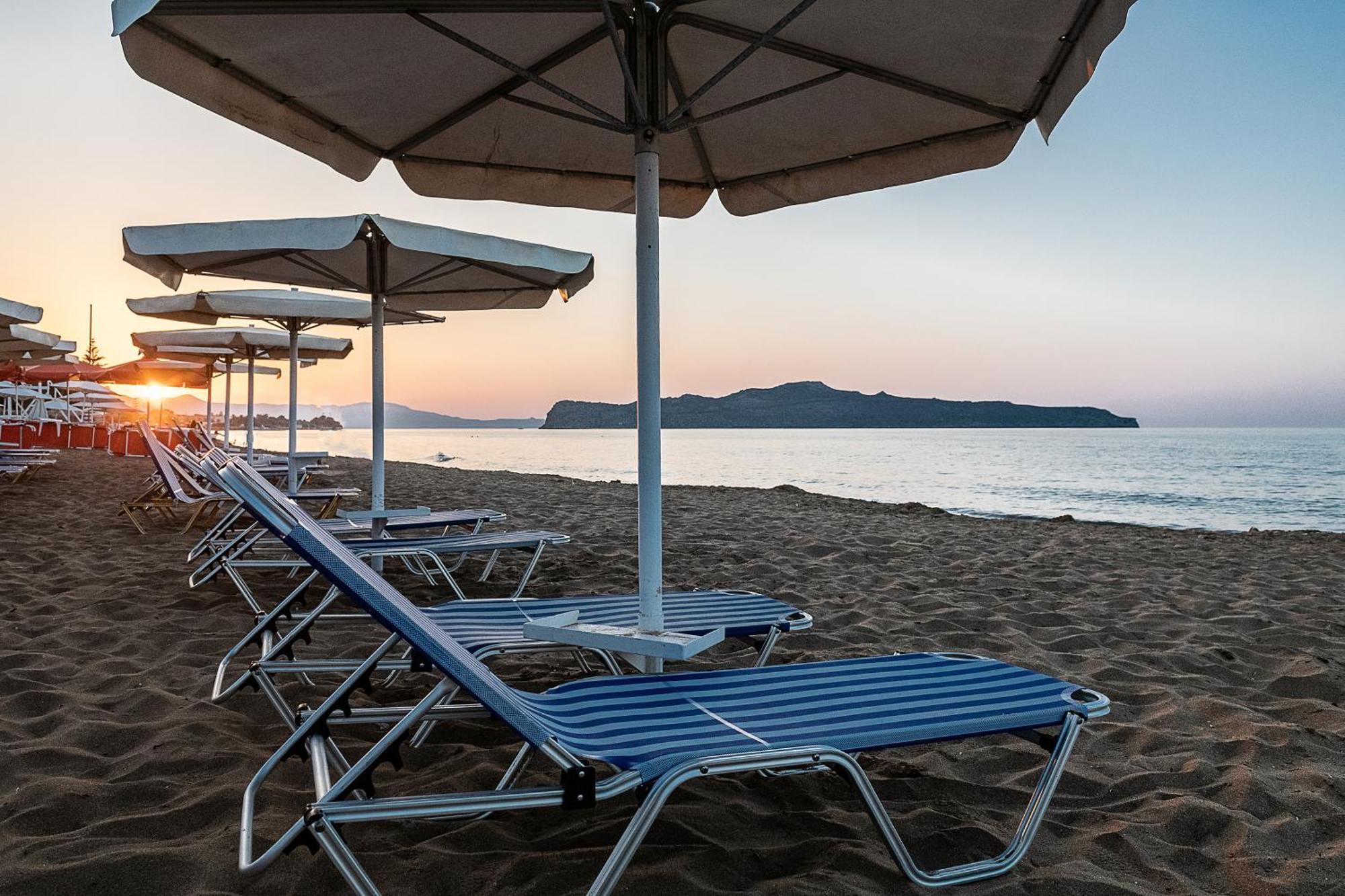 Lia Beachfront Apartments Sztalósz Kültér fotó