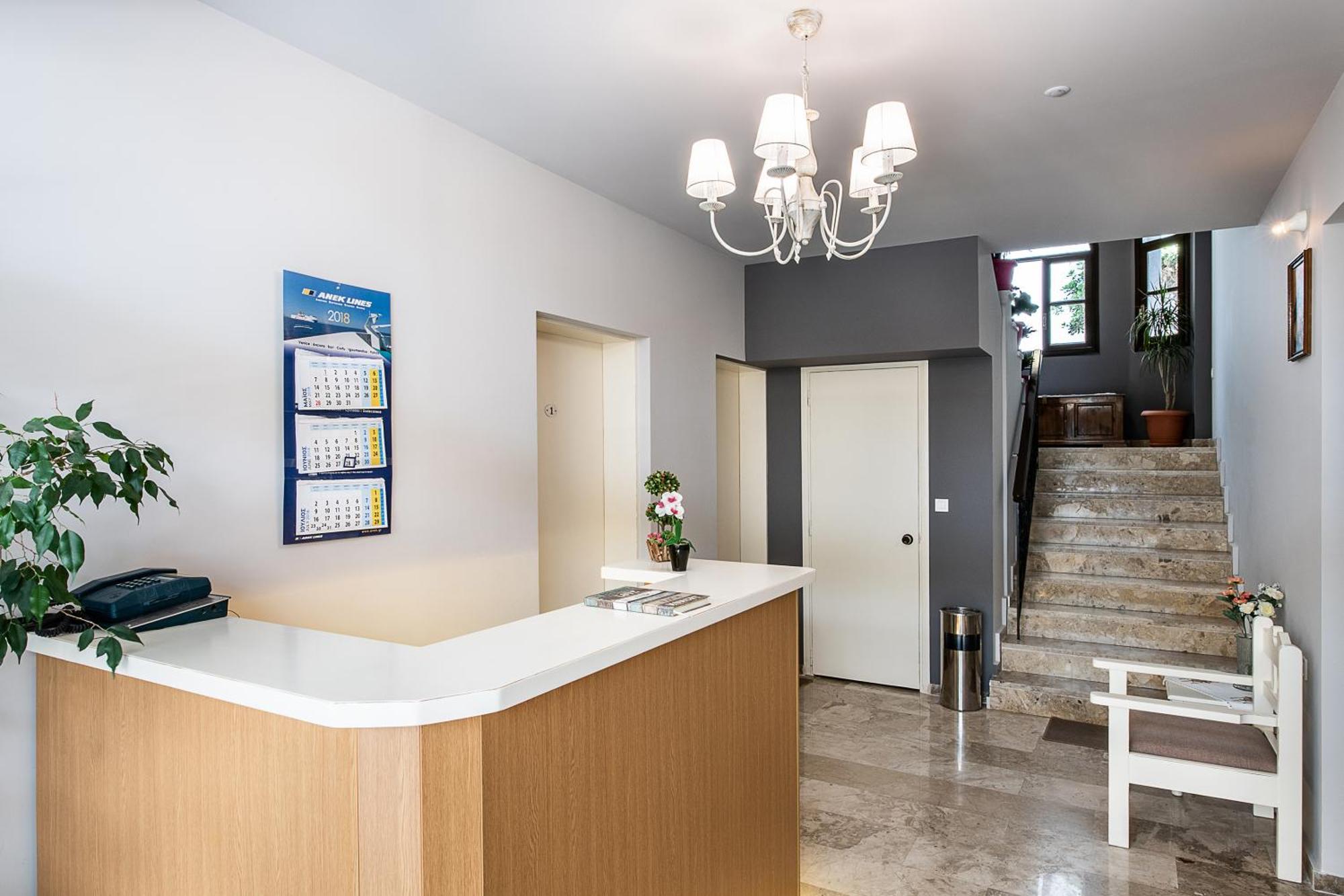 Lia Beachfront Apartments Sztalósz Kültér fotó
