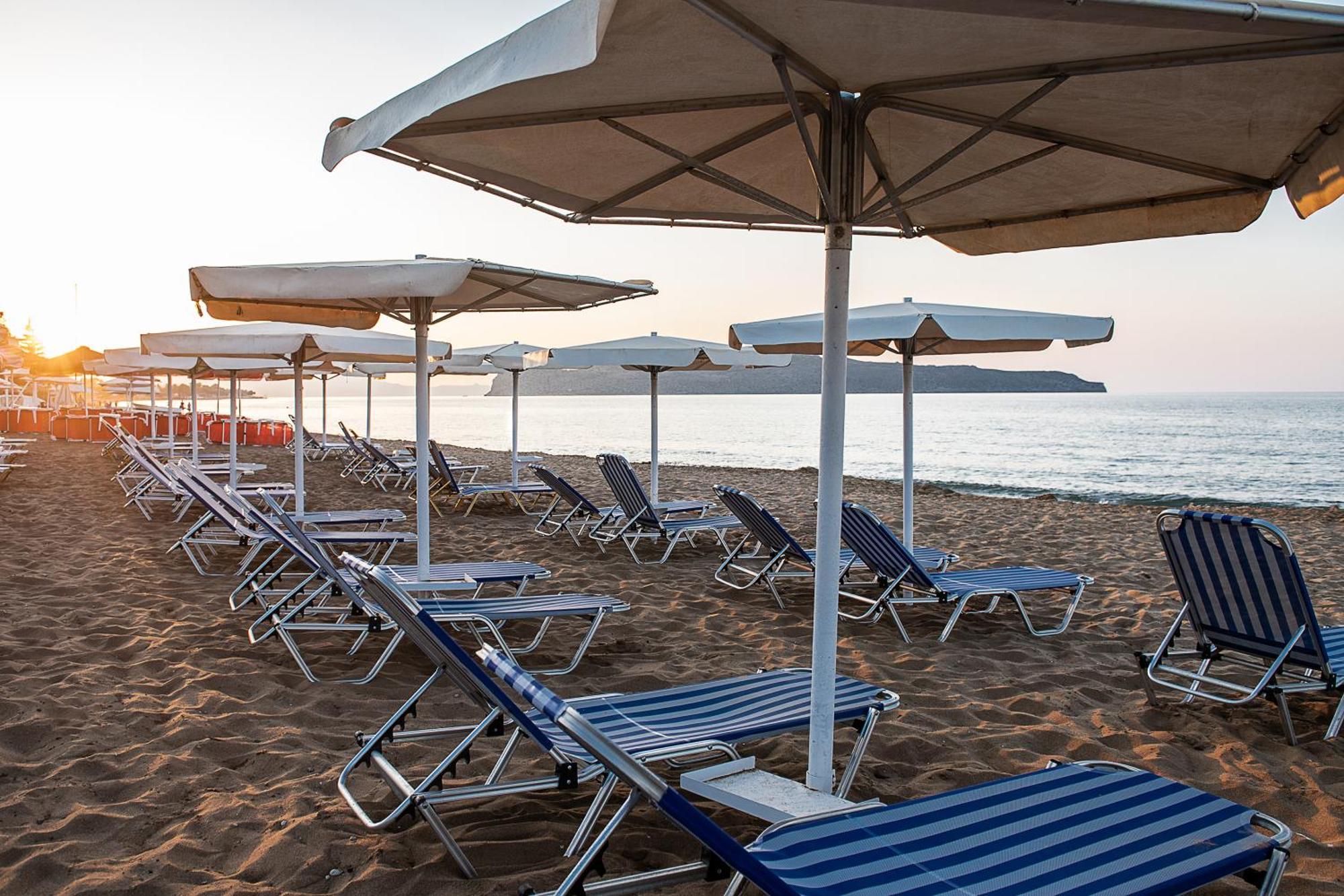 Lia Beachfront Apartments Sztalósz Kültér fotó