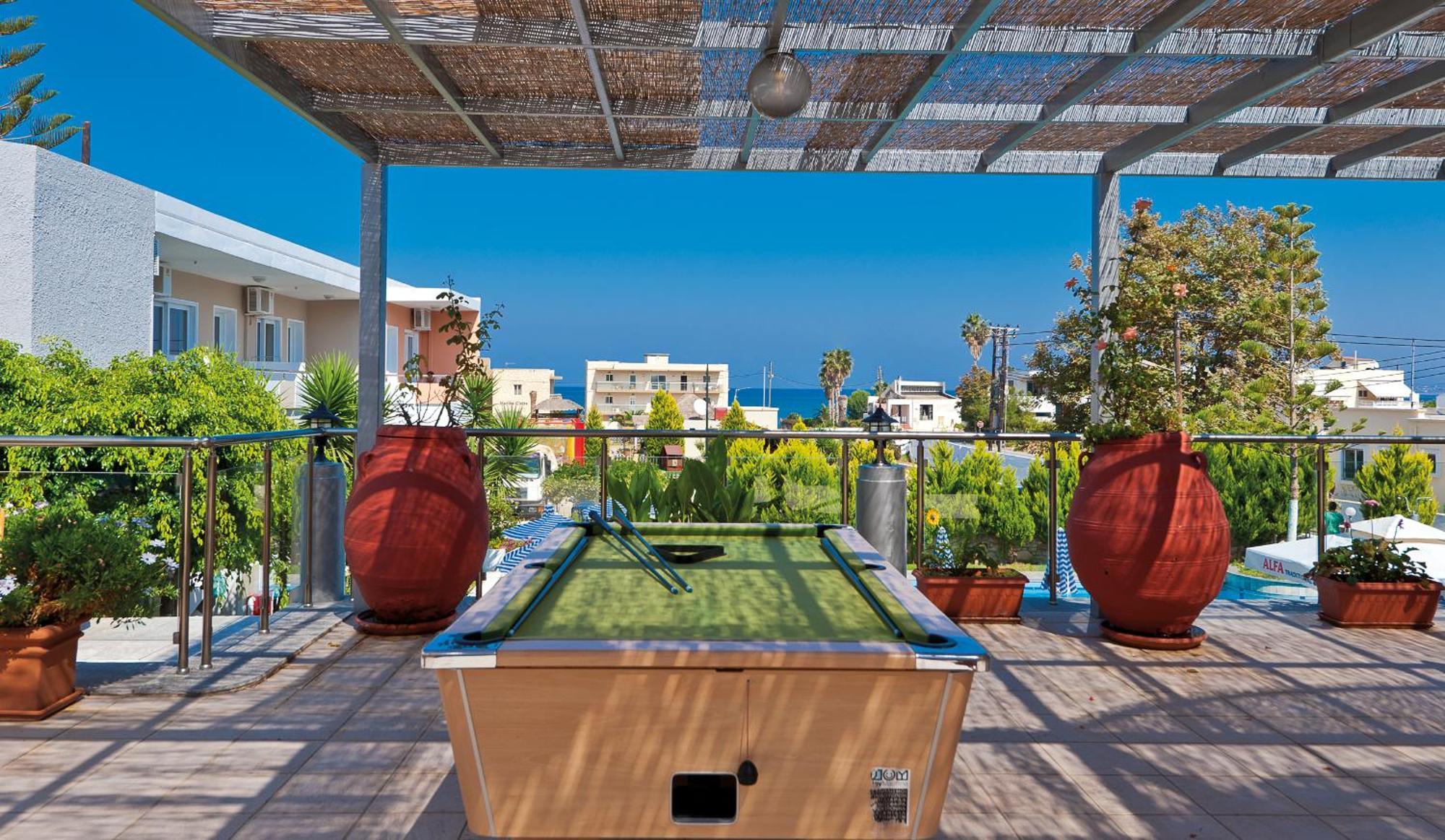 Lia Beachfront Apartments Sztalósz Kültér fotó