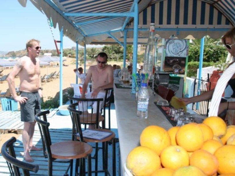 Lia Beachfront Apartments Sztalósz Kültér fotó
