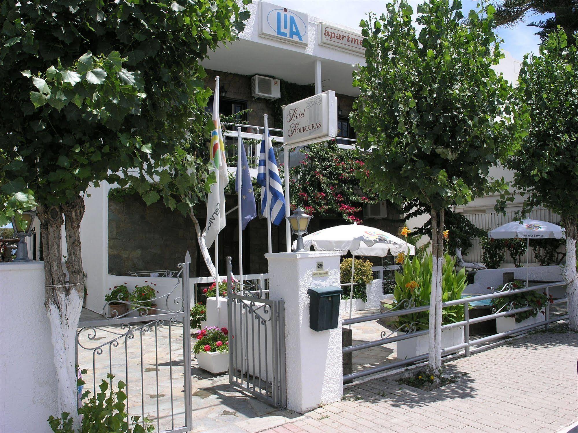 Lia Beachfront Apartments Sztalósz Kültér fotó